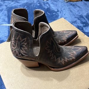 Ariat Dixon booties